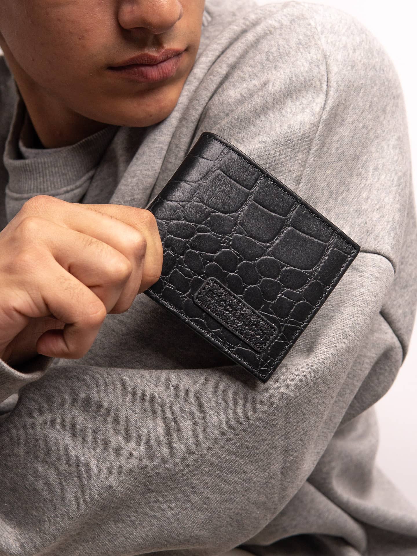 Bacca Bucci Croc-Embossed Bifold Leather Wallet for Teens & Gen Z - Image 3
