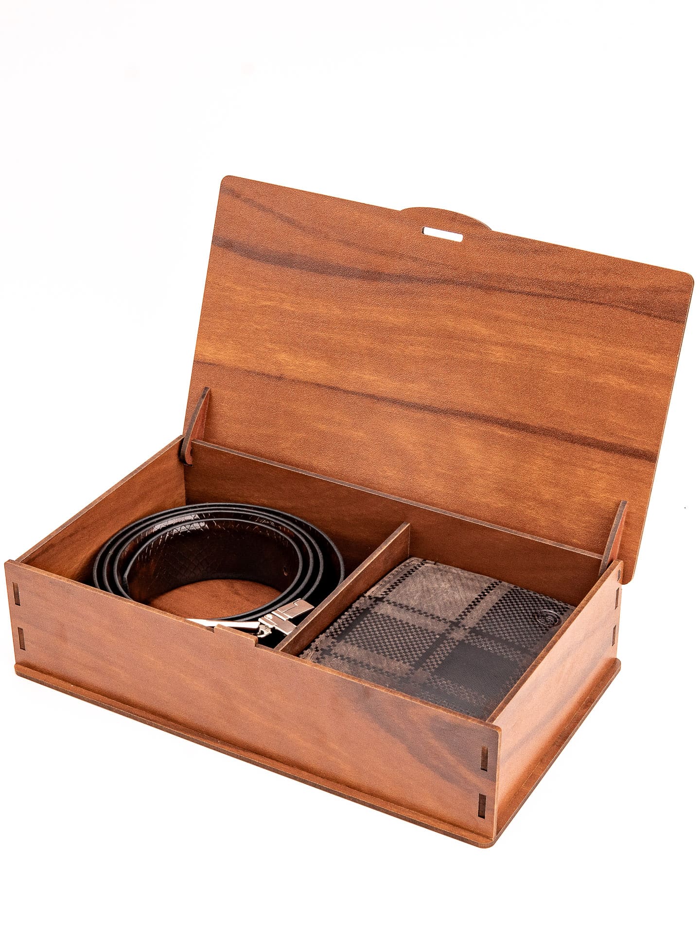Bacca Bucci Premium Gift Combo: Classic Wallet & Stylish Belt in Elegant Wooden Box - Image 3