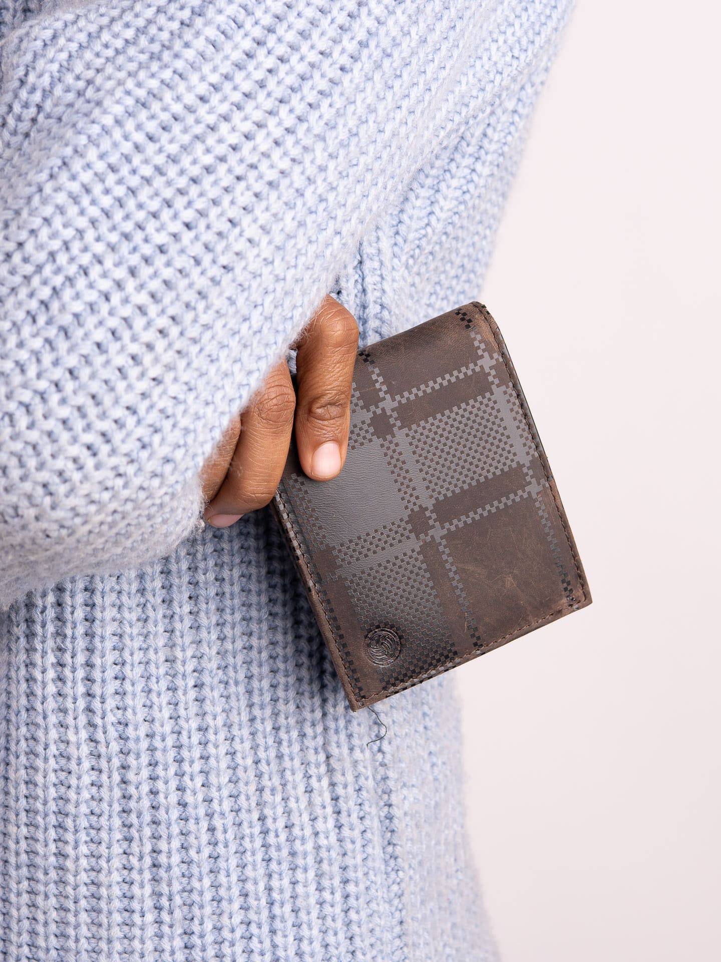 Bacca Bucci Premium Gift Combo: Classic Wallet & Stylish Belt in Elegant Wooden Box - Image 5