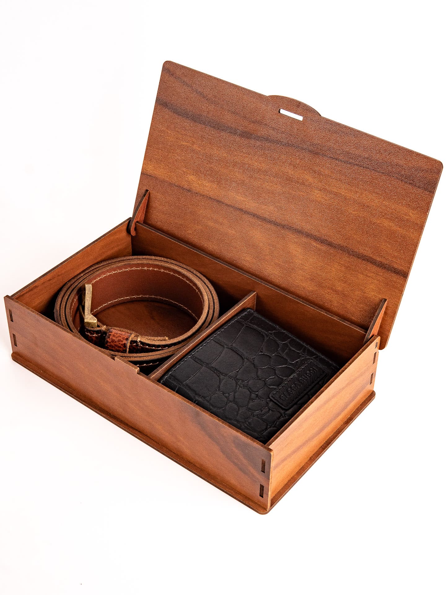 Bacca Bucci Premium Gift Combo: Classic Wallet & Stylish Belt in Elegant Wooden Box - Image 4